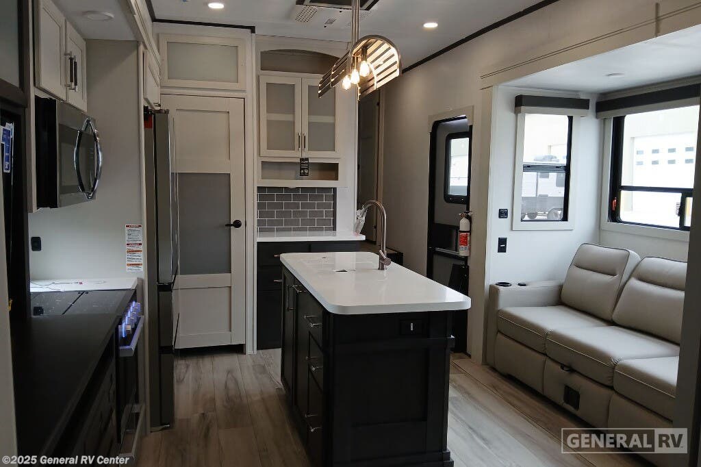 New 2025 Keystone Avalanche 378BH available in Longmont, Colorado