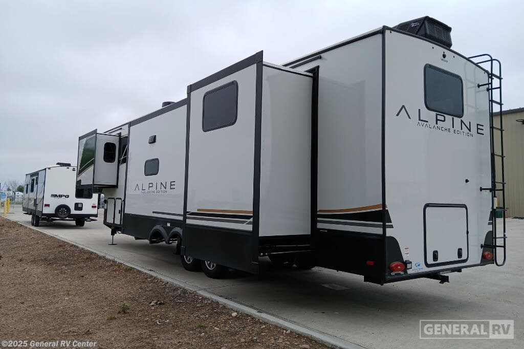 Contact us now about this 2025 Keystone Avalanche 378BH! 2025 Avalanche 378BH by Keystone from General RV Center in Longmont, Colorado