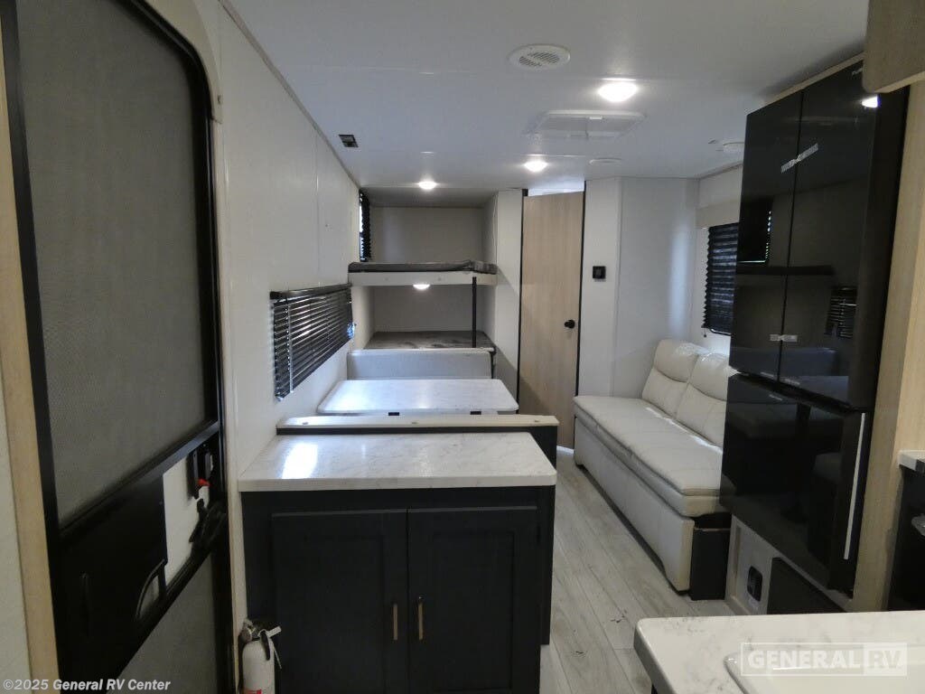 Call now about this 2025 Prime Time Avenger 25BKLE! 2025 Prime Time Avenger 25BKLE - New Travel Trailer For Sale by General RV Center in Longmont, Colorado