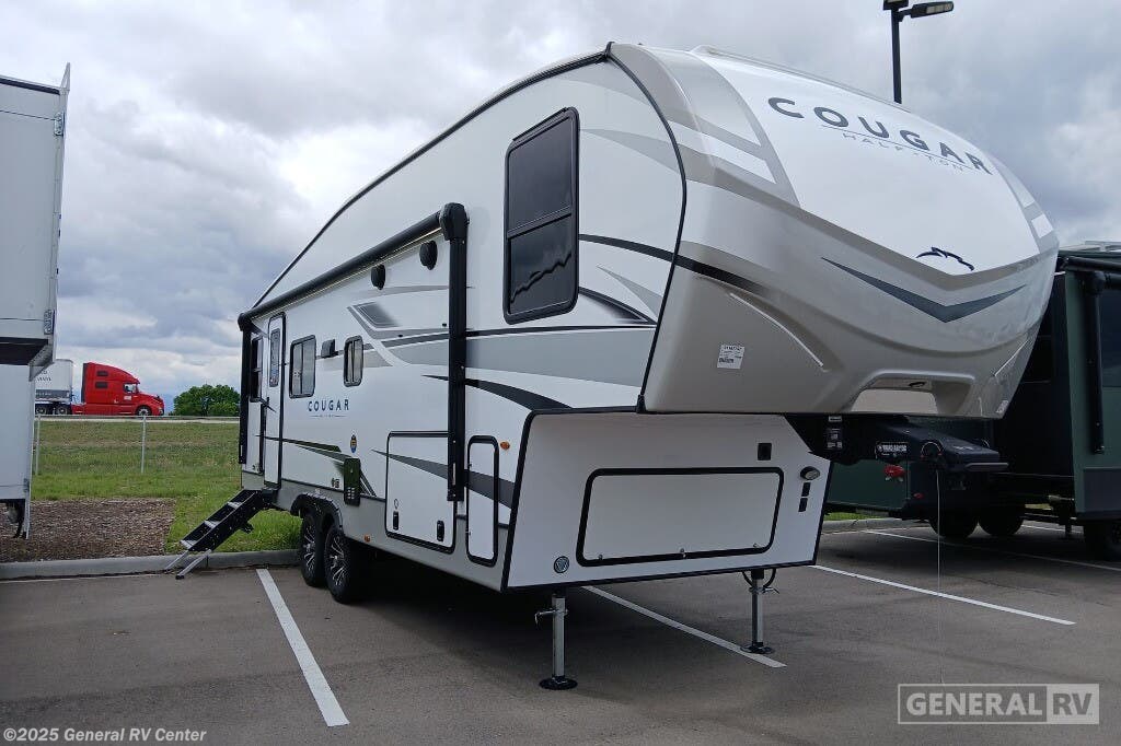 Email now about this 2025 Keystone Cougar 24RDS! New 2025 Keystone Cougar 24RDS available in Longmont, Colorado