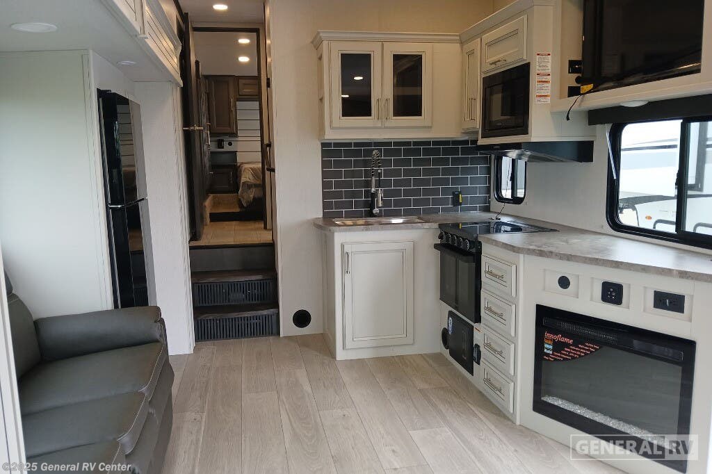 New 2025 Keystone Cougar 24RDS available in Longmont, Colorado