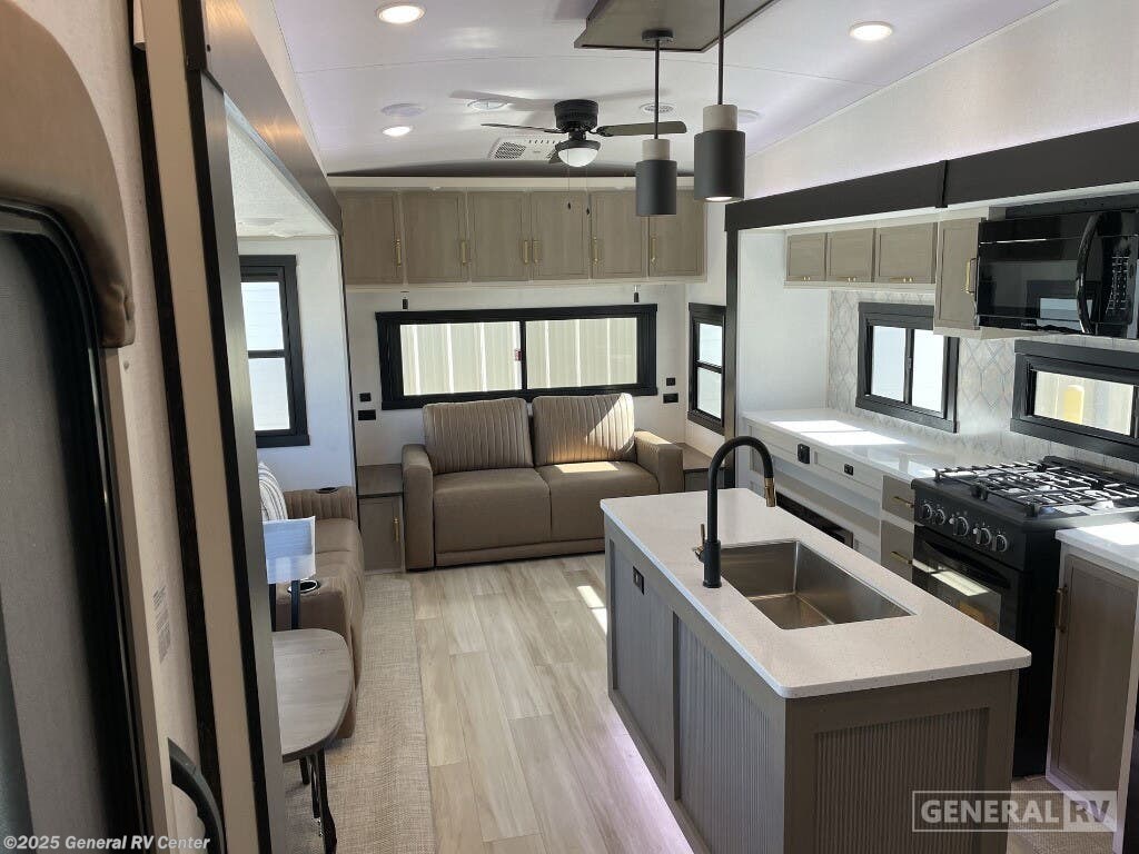 Call now about this 2025 Forest River SALEM-HEM 325RL! 2025 Forest River SALEM-HEM 325RL - New Fifth Wheel For Sale by General RV Center in Longmont, Colorado