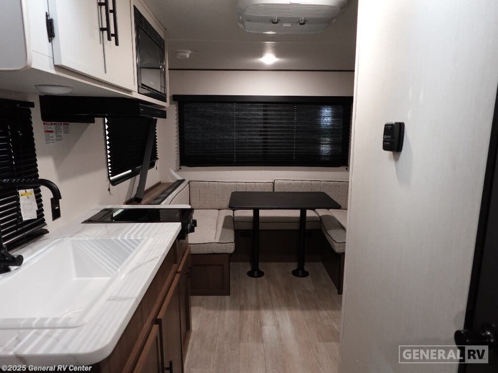 Call now about this 2026 Prime Time Avenger 16RD! 2026 Prime Time Avenger 16RD - New Travel Trailer For Sale by General RV Center in Longmont, Colorado