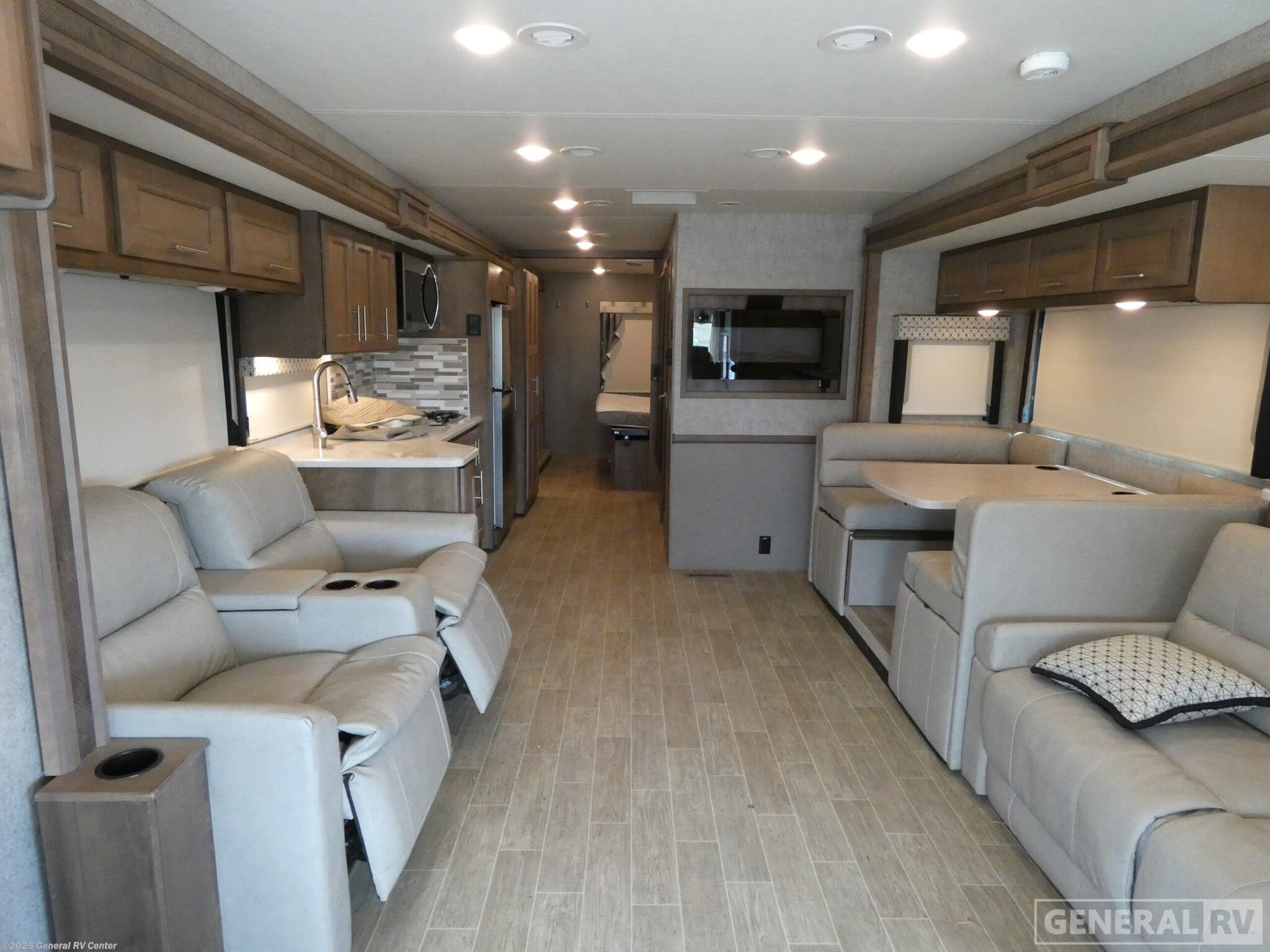 Call now about this 2021 Thor Motor Coach Miramar 35.2-2SL! 2021 Thor Motor Coach Miramar 35.2-2SL - Used Class A For Sale by General RV Center in Longmont, Colorado