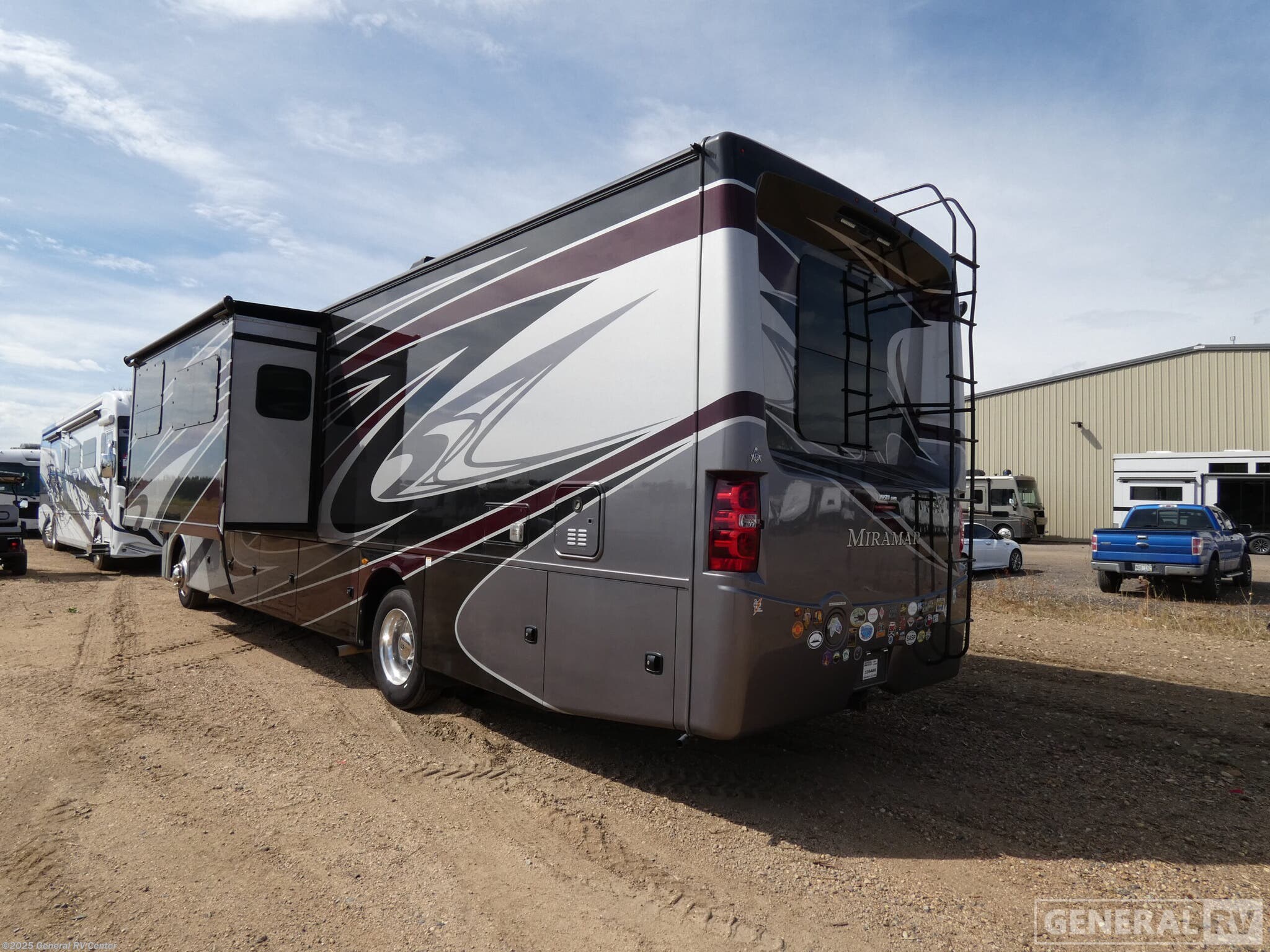 Contact us now about this 2021 Thor Motor Coach Miramar 35.2-2SL! 2021 Miramar 35.2-2SL by Thor Motor Coach from General RV Center in Longmont, Colorado