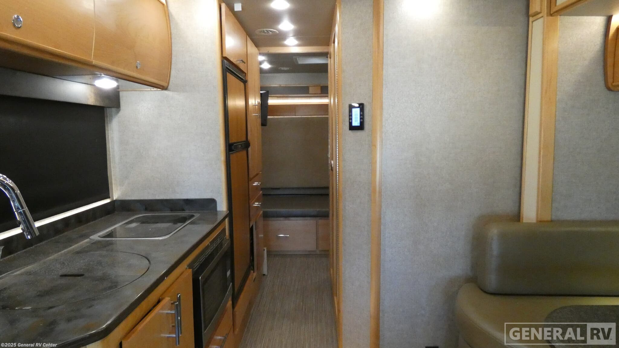 Call now about this 2017 Tiffin Wayfarer 24QW! 2017 Tiffin Wayfarer 24QW - Used Class C For Sale by General RV Center in Longmont, Colorado