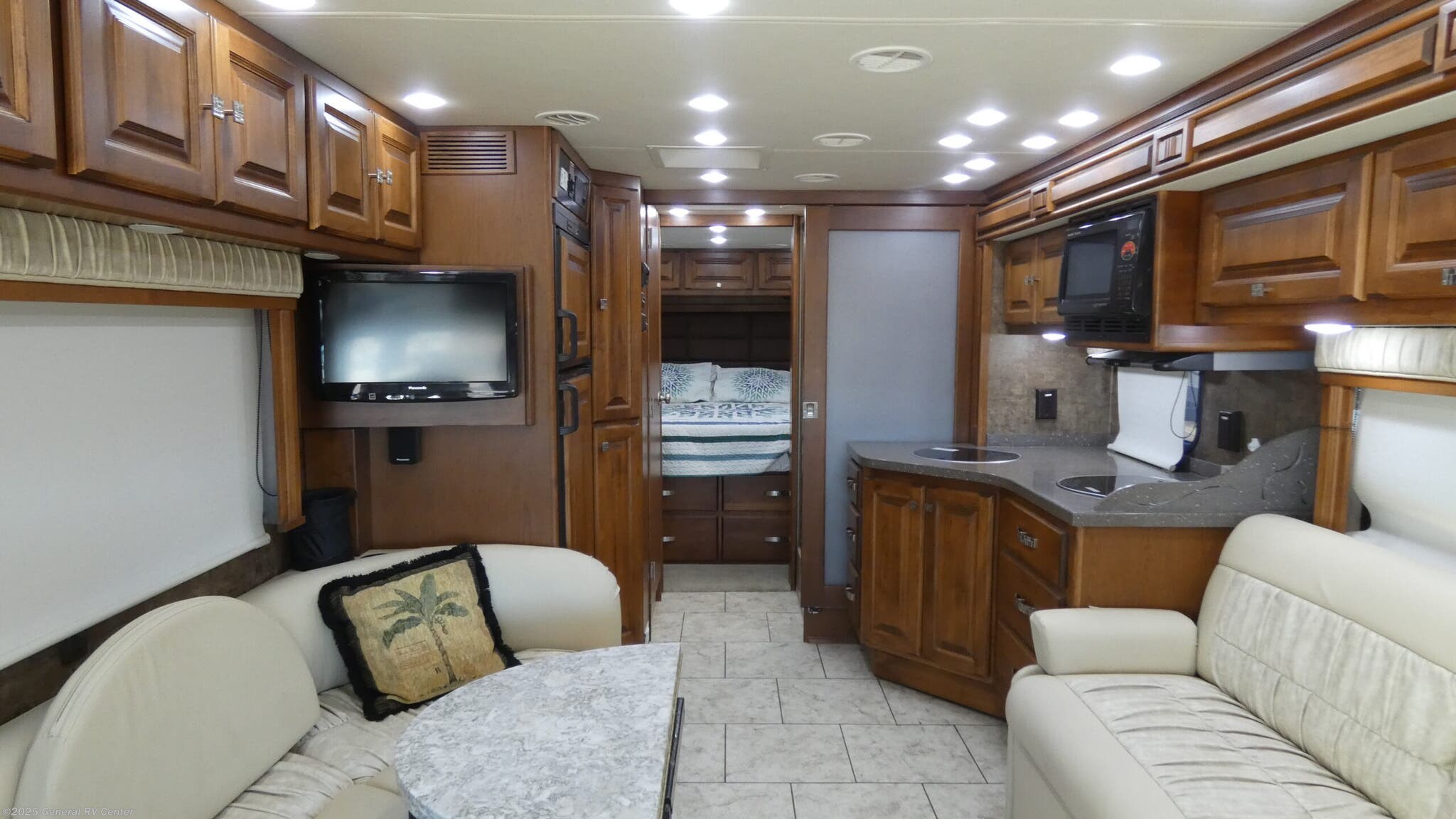 Call now about this 2011 Tiffin Allegro Breeze 28BR! 2011 Tiffin Allegro Breeze 28BR - Used Class A For Sale by General RV Center in Longmont, Colorado