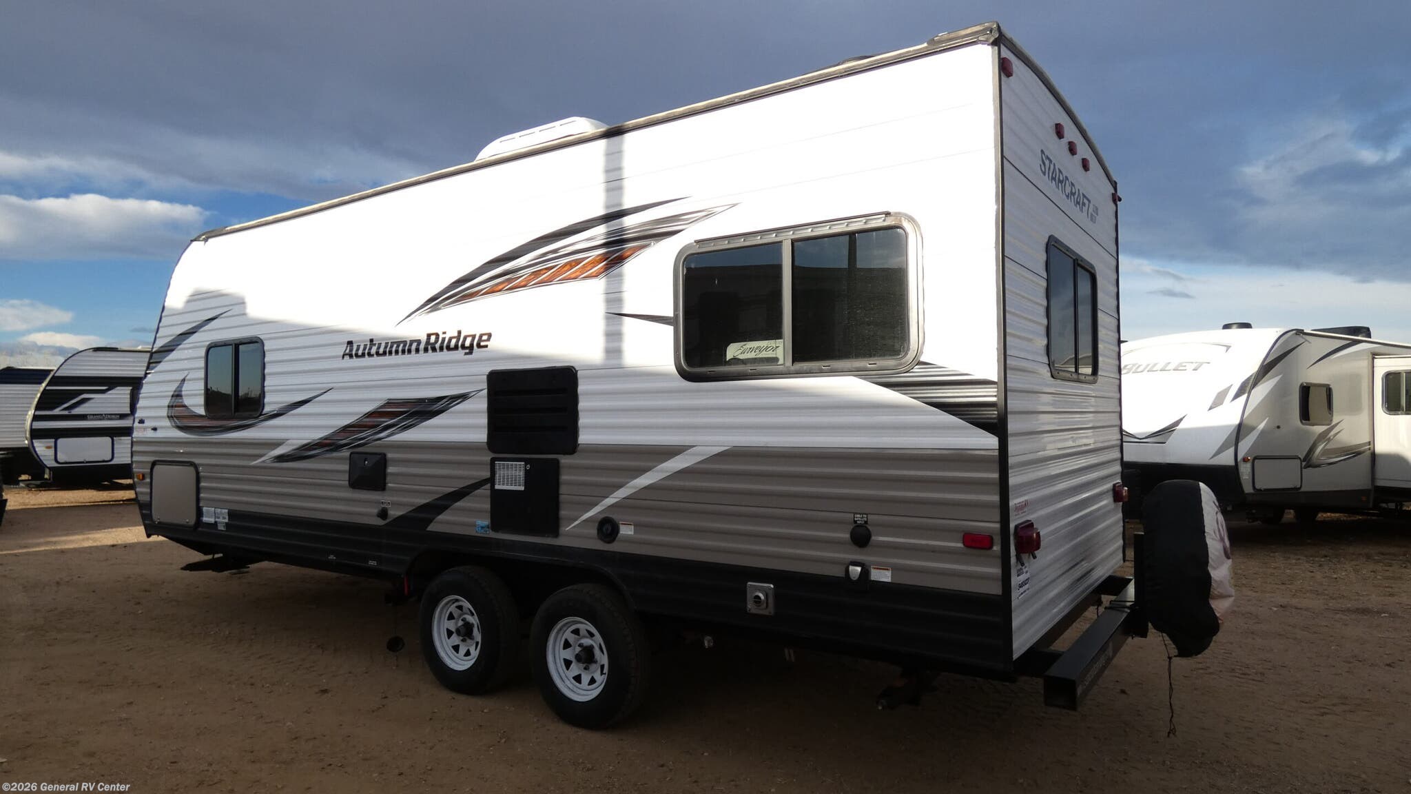 Contact us now about this 2018 Starcraft Autumn Ridge Outfitter 21FB! 2018 Autumn Ridge Outfitter 21FB by Starcraft from General RV Center in Longmont, Colorado