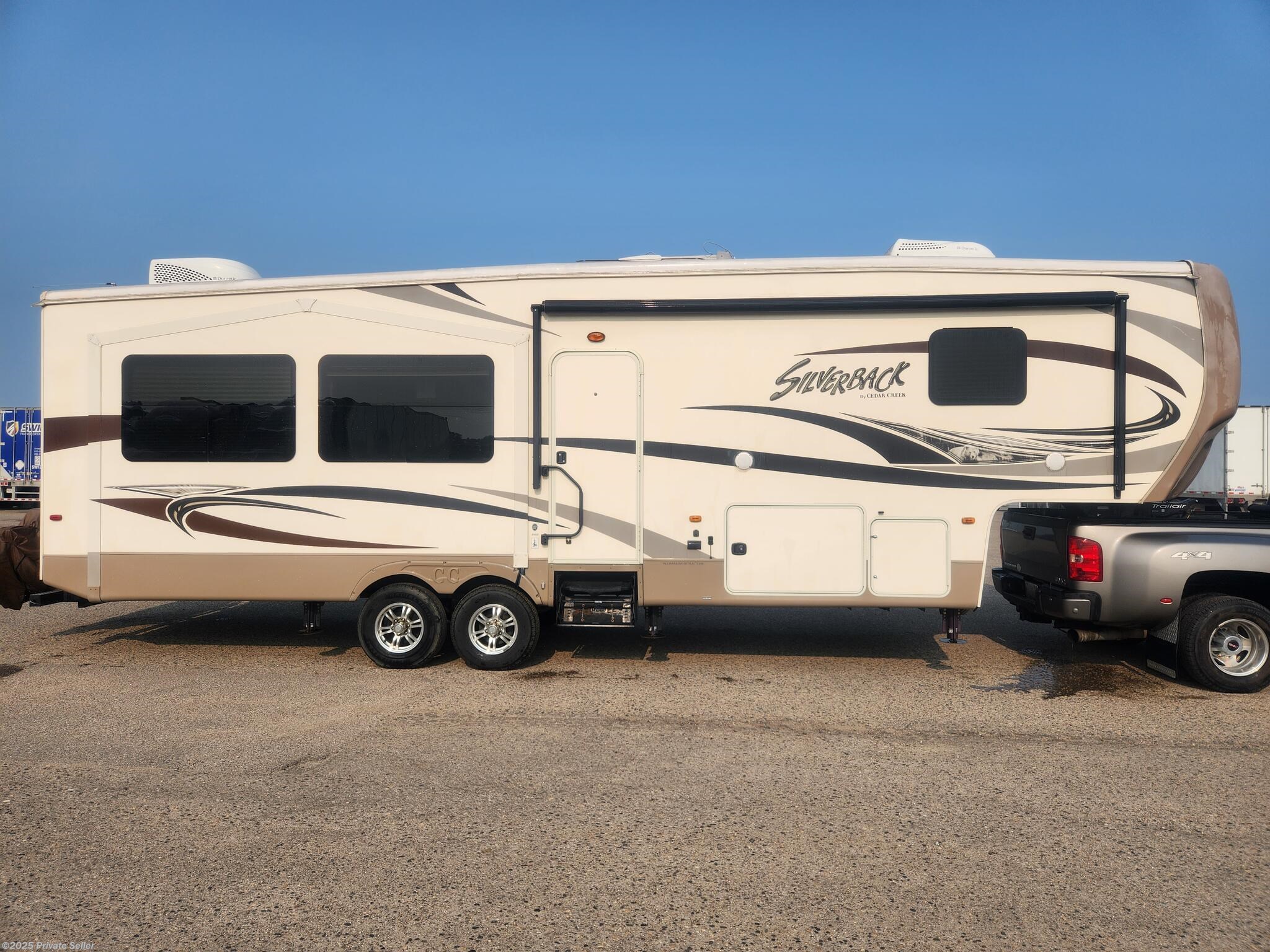 Call now about this 2016 Cedar Creek Builders 3 slide out fifth wheel! 2016 Cedar Creek Builders 3 slide out fifth wheel - Used Fifth Wheel For Sale by For Sale By Owner in Philadelphia, Pennsylvania