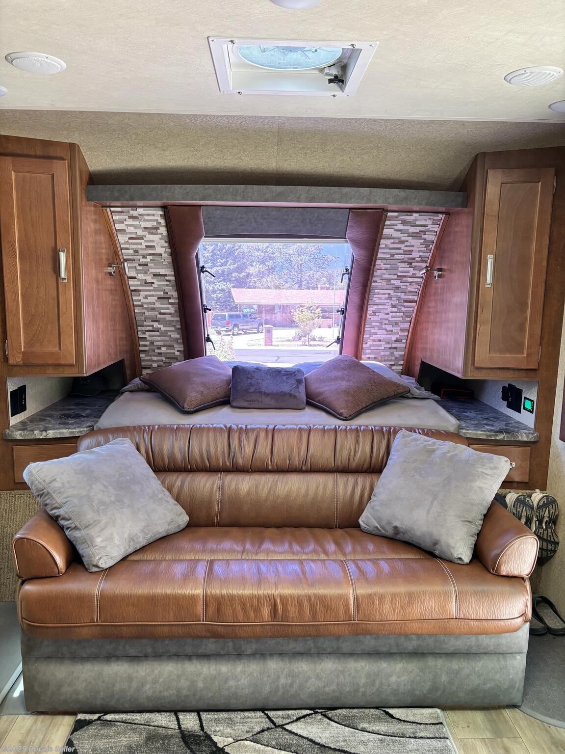 Call now about this 2021 Lance 1985! 2021 Lance 1985 - Used Travel Trailer For Sale by For Sale By Owner in Colorado Springs, Colorado