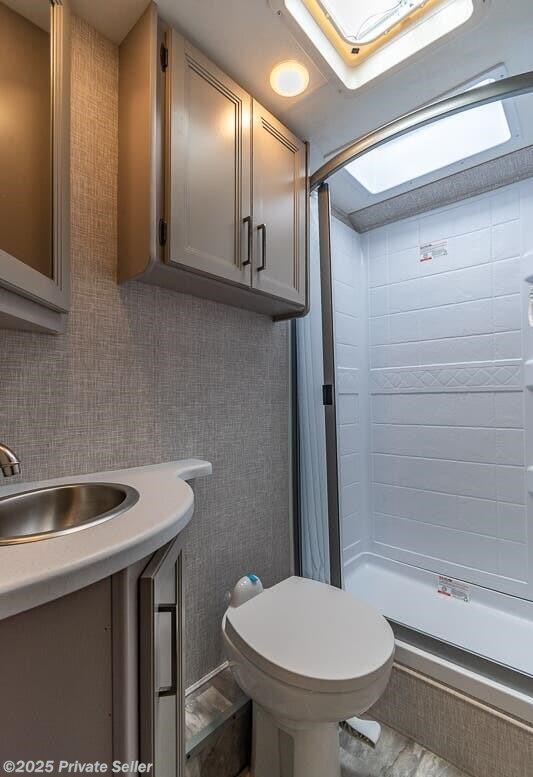 Call now about this 2022 Thor Motor Coach Quantum LC LC 26! 2022 Thor Motor Coach Quantum LC LC 26 - Used Class C For Sale by For Sale By Owner in Simi Valley, California