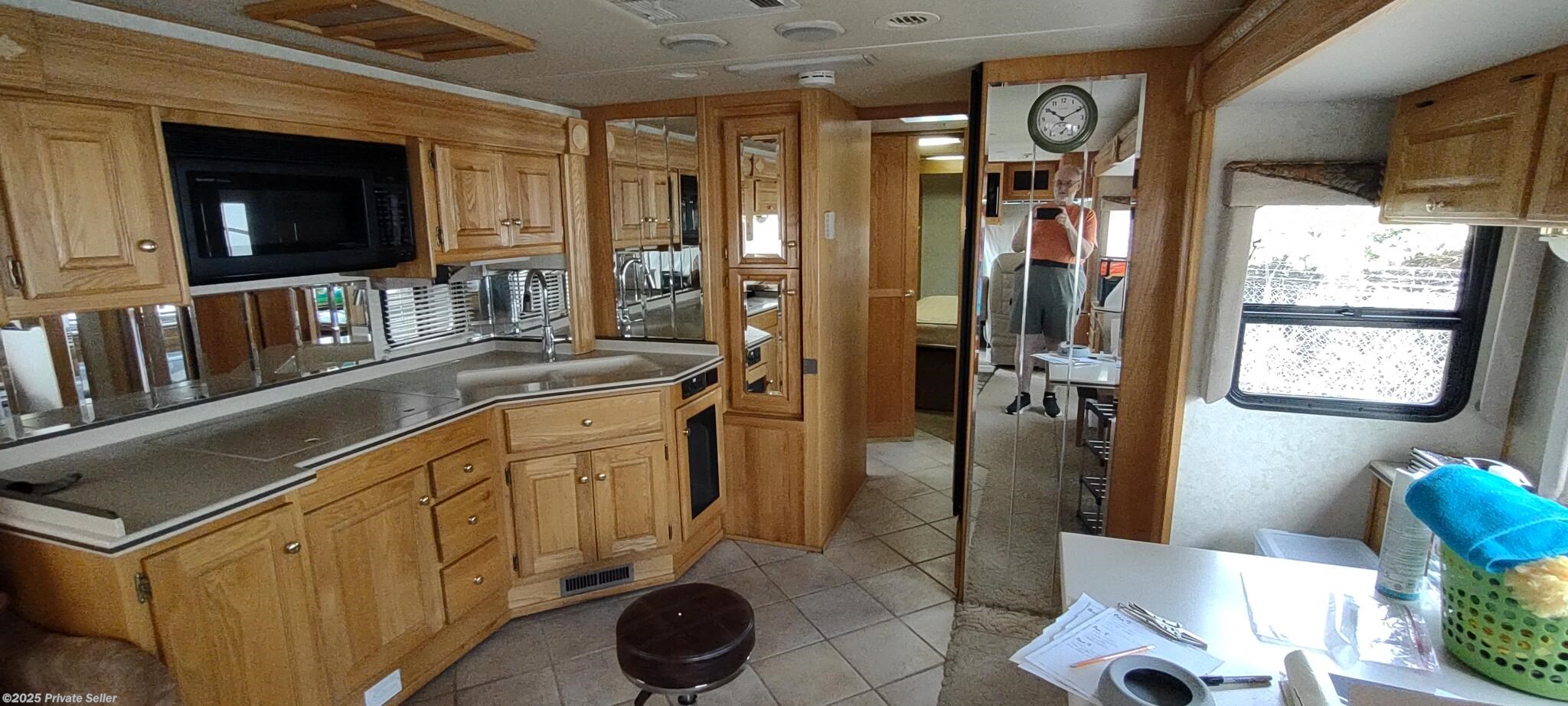 Used 2003 Monaco RV Windsor available in Woodburn, Oregon