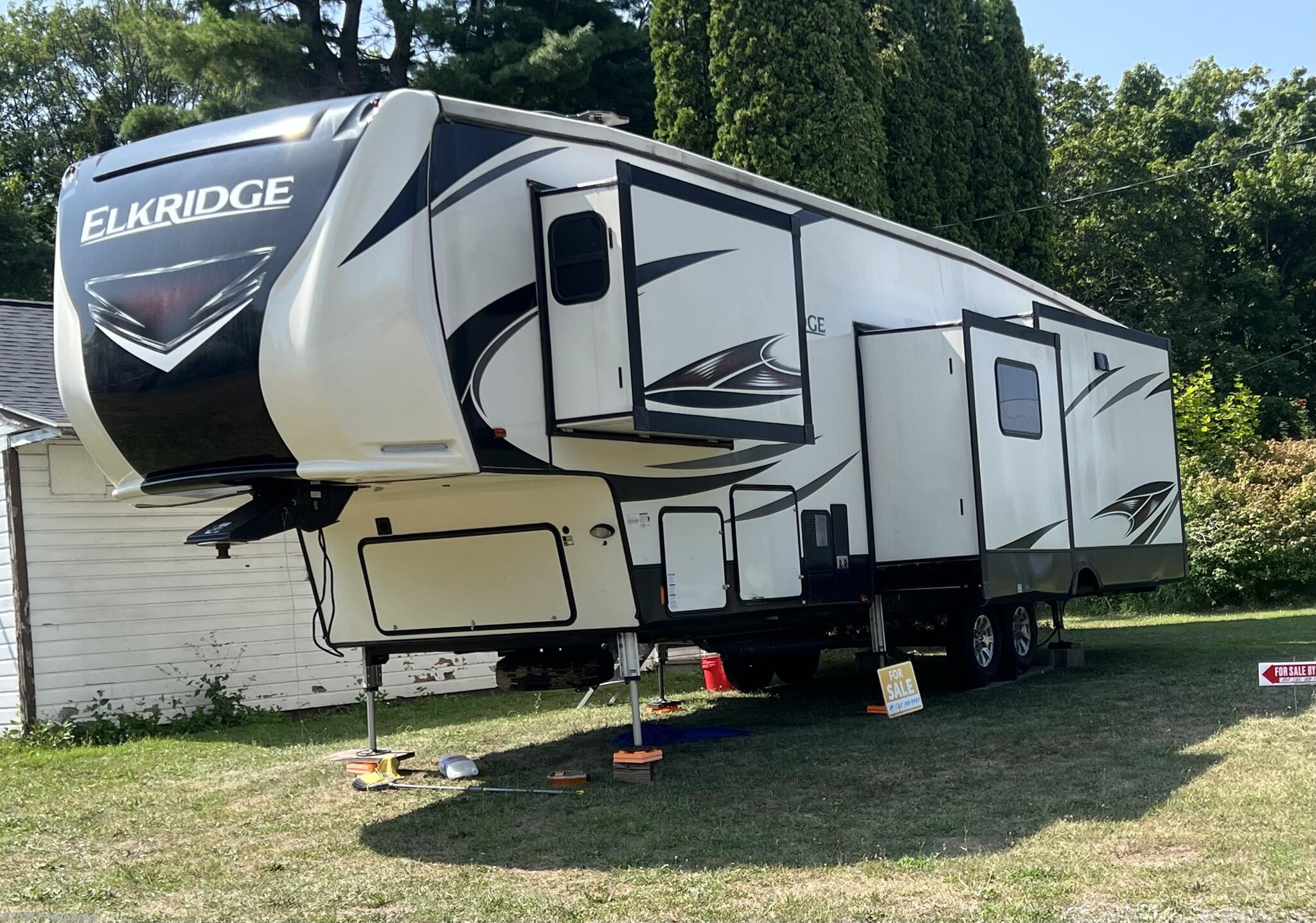 Call now about this 2018 Heartland ElkRidge 39MBHS! 2018 Heartland ElkRidge 39MBHS - Used Fifth Wheel For Sale by For Sale By Owner in Pittsford, New York