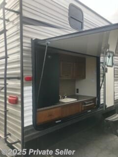Used 2016 Jayco Jay Flight 32BHDS available in Greenville, South Carolina