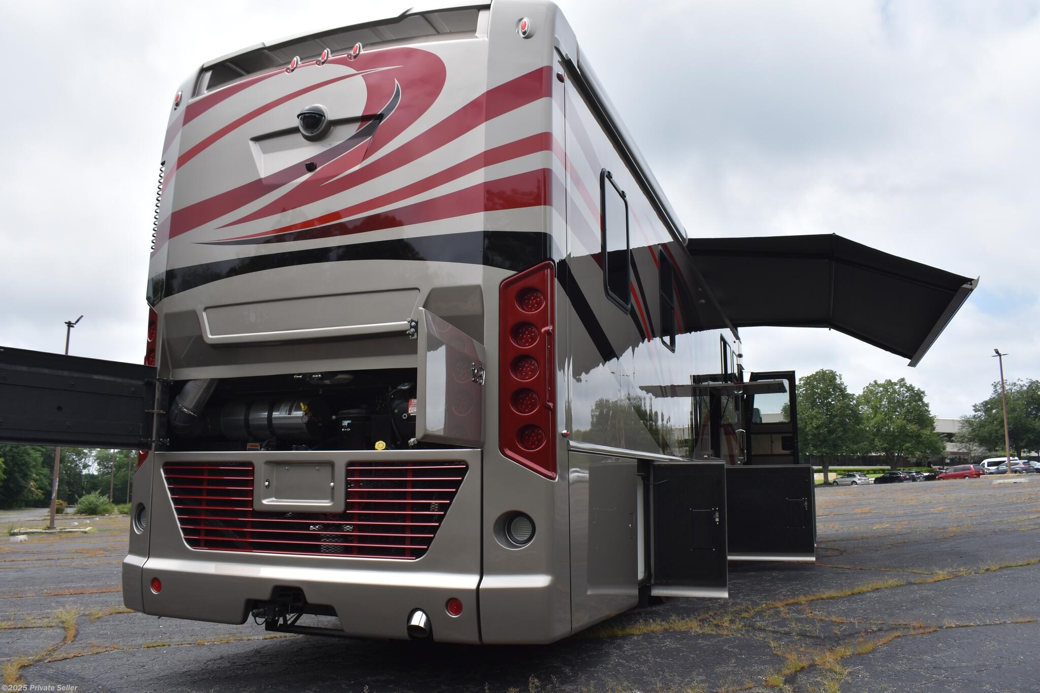 Contact us now about this 2020 Foretravel IC-37 Bunkhouse! 2020 IC-37 Bunkhouse by Foretravel from For Sale By Owner in Islandia, New York