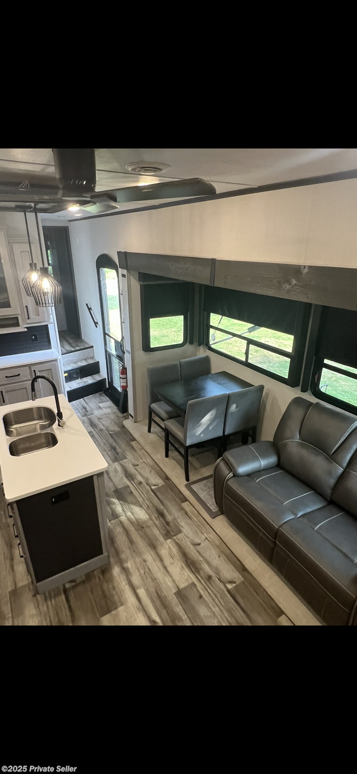 Call now about this 2023 Keystone Montana 381tb! 2023 Keystone Montana 381tb - Used Fifth Wheel For Sale by For Sale By Owner in Weeki Wachee, Florida features Tinted Windows, Pantry, Corian Countertops, Leather Furniture, Alloy Wheels
