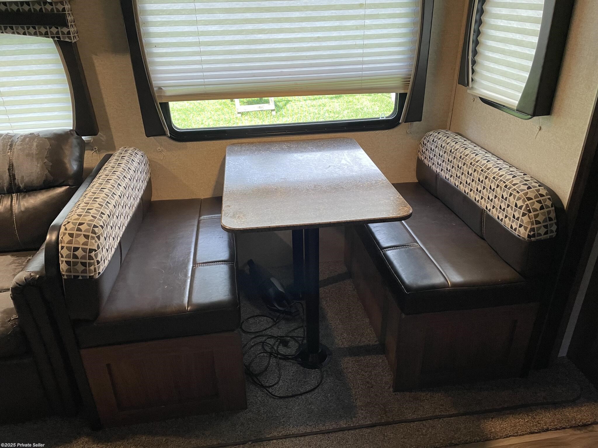 Call now about this 2018 Heartland Pioneer front bed w slide, mid bath, mid living w slide,! 2018 Heartland Pioneer front bed w slide, mid bath, mid living w slide, - Used Fifth Wheel For Sale by For Sale By Owner in Moores Hill, Indiana