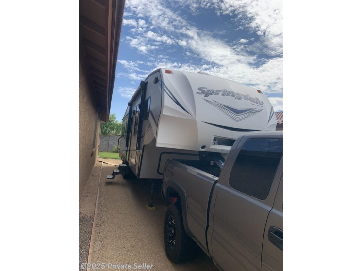 Email now about this 2018 Keystone Springdale Open concept living area with 3 slide outs! Used 2018 Keystone Springdale Open concept living area with 3 slide outs available in Surprise, Arizona