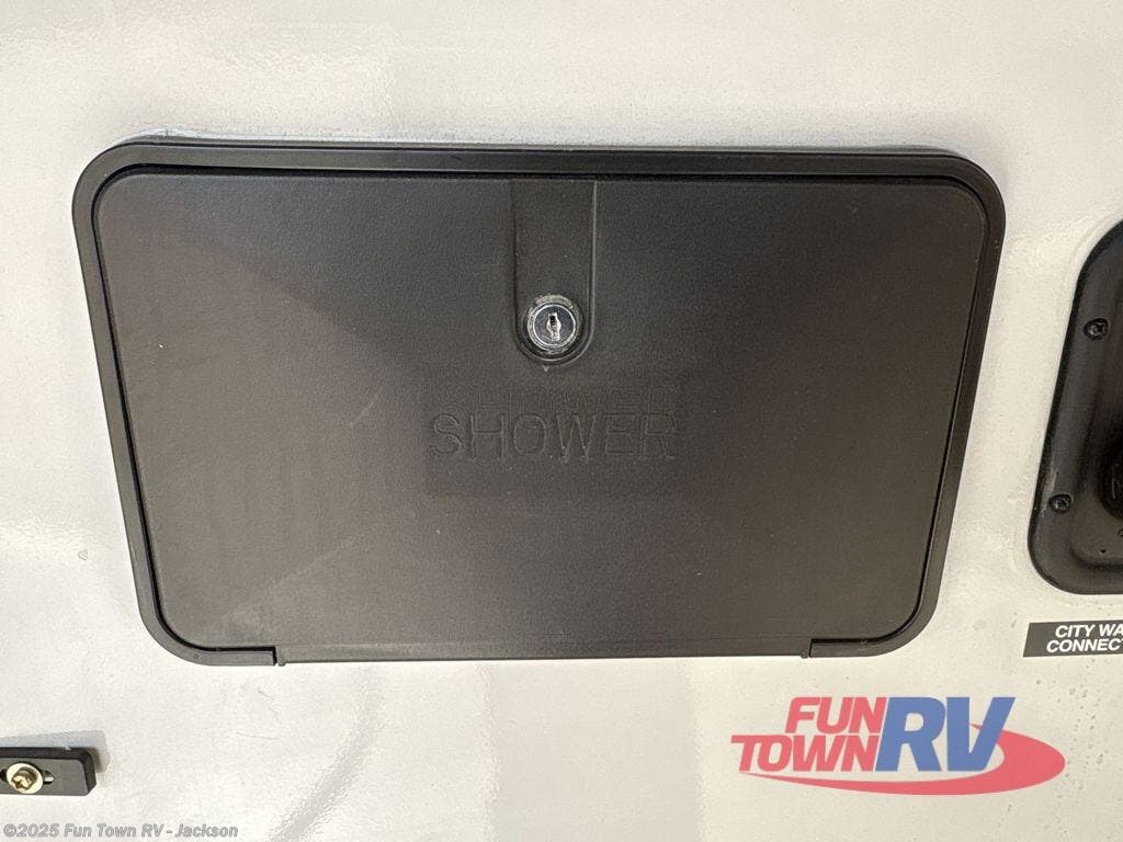 Contact us now about this 2026 Forest River Wildwood Heritage Glen 323RLI! 2026 Wildwood Heritage Glen 323RLI by Forest River from Fun Town RV - Jackson in Jackson, Mississippi