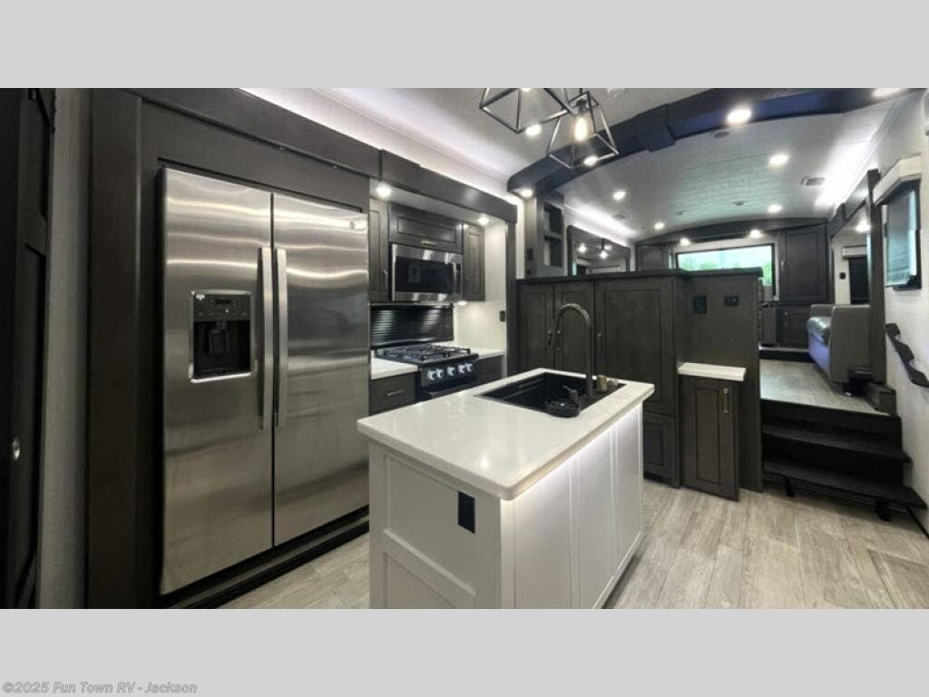 New 2026 Heartland Bighorn 39FL available in Jackson, Mississippi