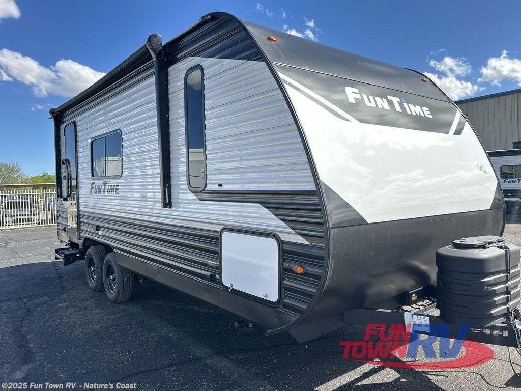 Email now about this 2026 CrossRoads Fun Time 195RB! New 2026 CrossRoads Fun Time 195RB available in Crystal River, Florida