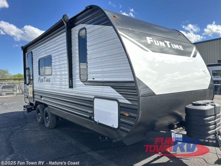 Email now about this 2026 CrossRoads Fun Time 195RB! New 2026 CrossRoads Fun Time 195RB available in Crystal River, Florida