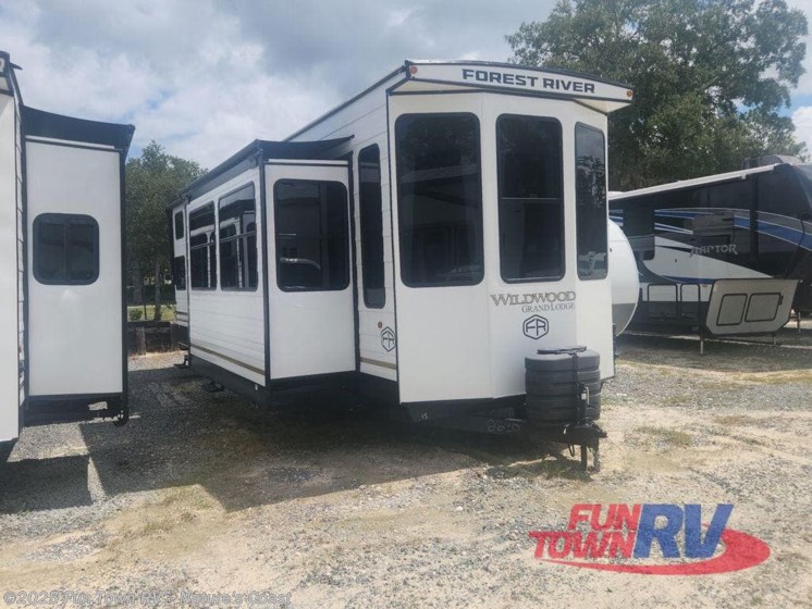 Email now about this 2025 Forest River Wildwood Grand Lodge 42FLDL! New 2025 Forest River Wildwood Grand Lodge 42FLDL available in Crystal River, Florida