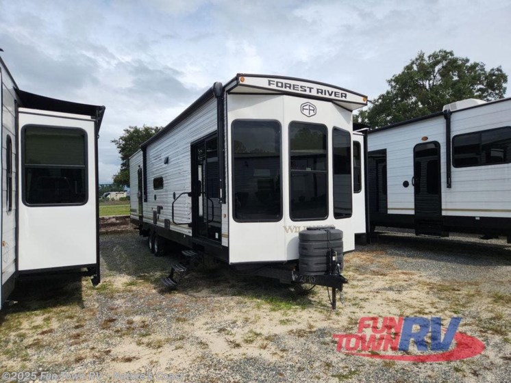 Email now about this 2025 Forest River Wildwood Lodge 353FLFB! New 2025 Forest River Wildwood Lodge 353FLFB available in Crystal River, Florida