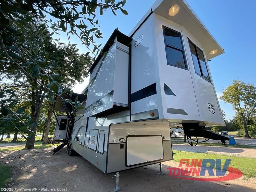 Email now about this 2025 Forest River Salem Hemisphere ROOST43! New 2025 Forest River Salem Hemisphere ROOST43 available in Crystal River, Florida