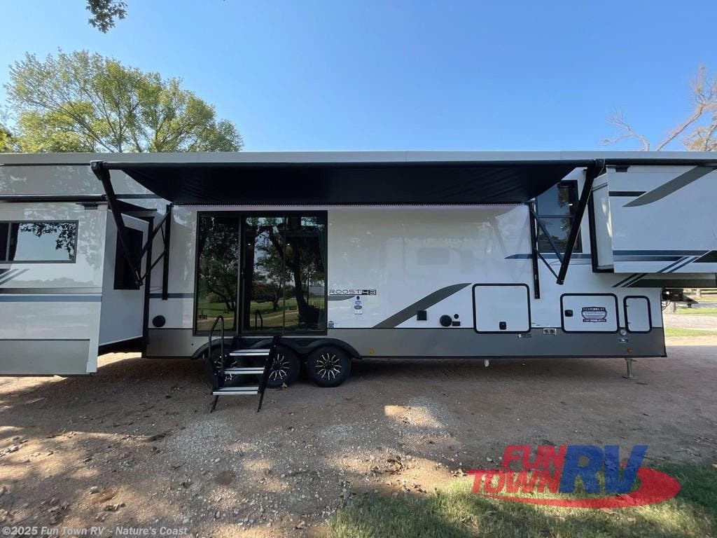 Contact us now about this 2025 Forest River Salem Hemisphere ROOST43! 2025 Salem Hemisphere ROOST43 by Forest River from Fun Town RV - Nature's Coast in Crystal River, Florida