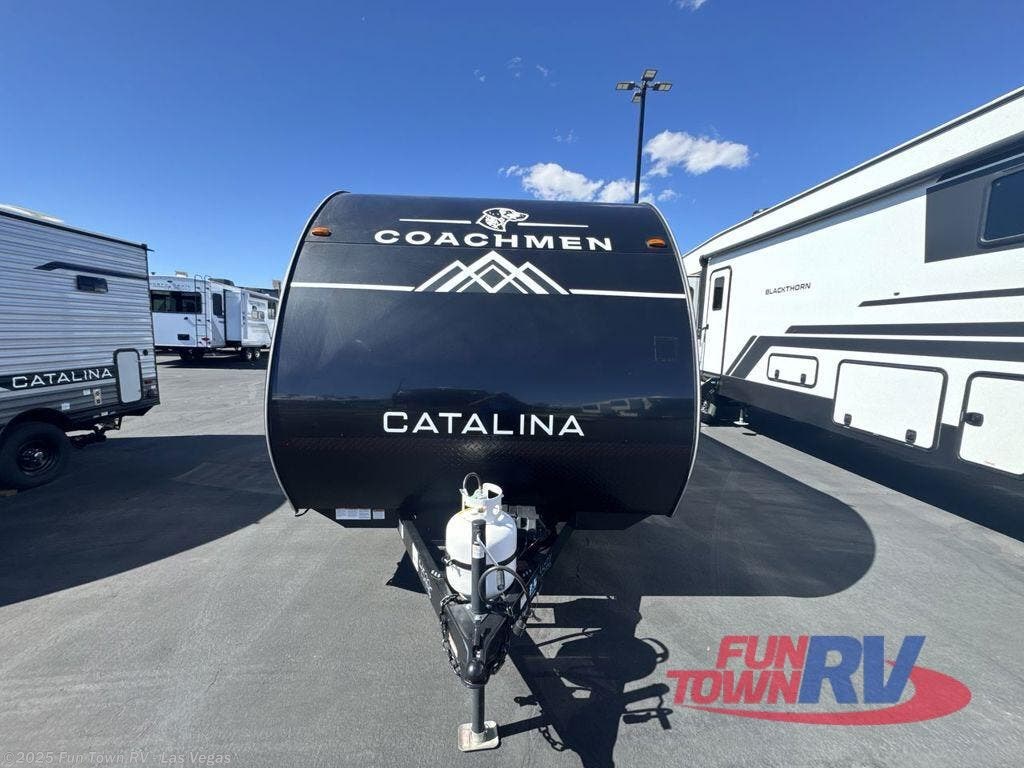Contact us now about this 2025 Coachmen Catalina Summit Series 7 184BHSX! 2025 Catalina Summit Series 7 184BHSX by Coachmen from Fun Town RV - Las Vegas in Las Vegas, Nevada