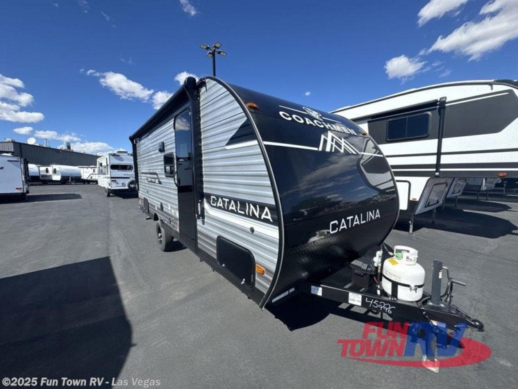Email now about this 2025 Coachmen Catalina Summit Series 7 184BHSX! New 2025 Coachmen Catalina Summit Series 7 184BHSX available in Las Vegas, Nevada