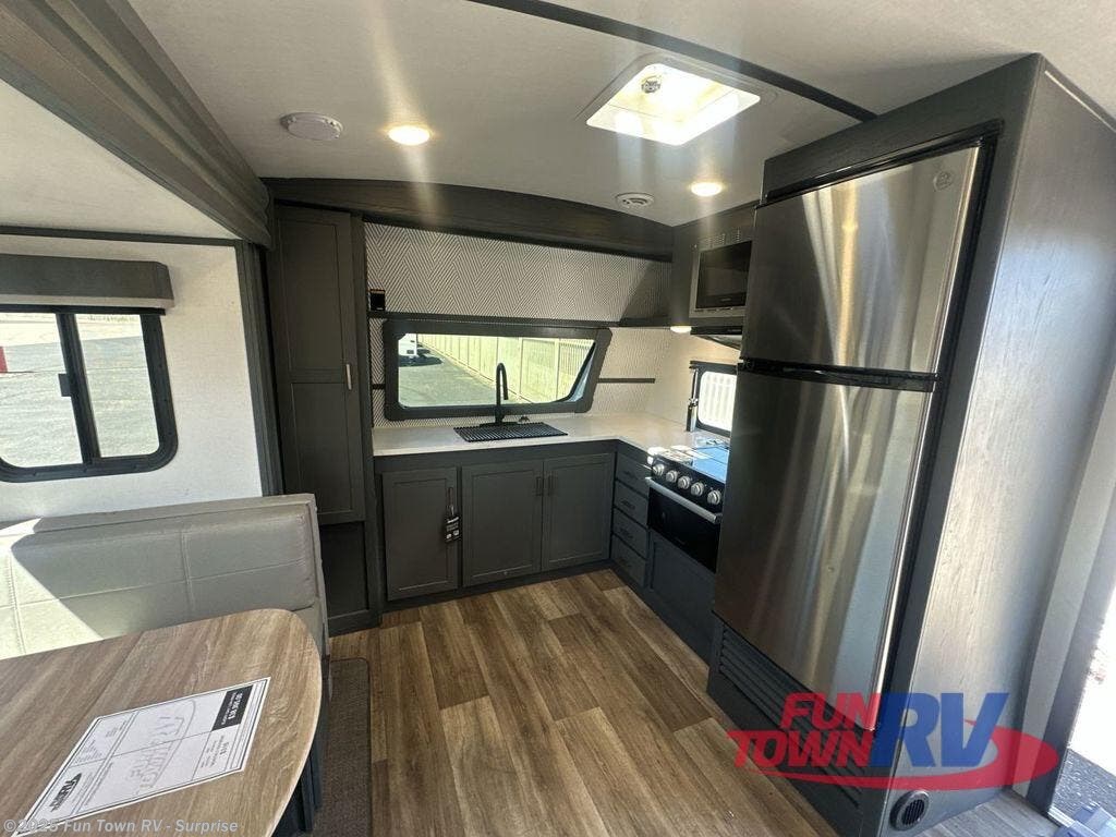 Call now about this 2023 Keystone Bullet 25FKPR! 2023 Keystone Bullet 25FKPR - Used Travel Trailer For Sale by Fun Town RV - Surprise in Surprise, Arizona