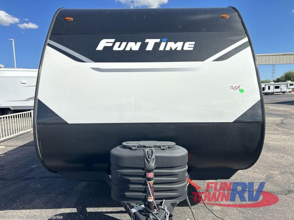 Contact us now about this 2026 CrossRoads Fun Time 195RB! 2026 Fun Time 195RB by CrossRoads from Fun Town RV - Surprise in Surprise, Arizona