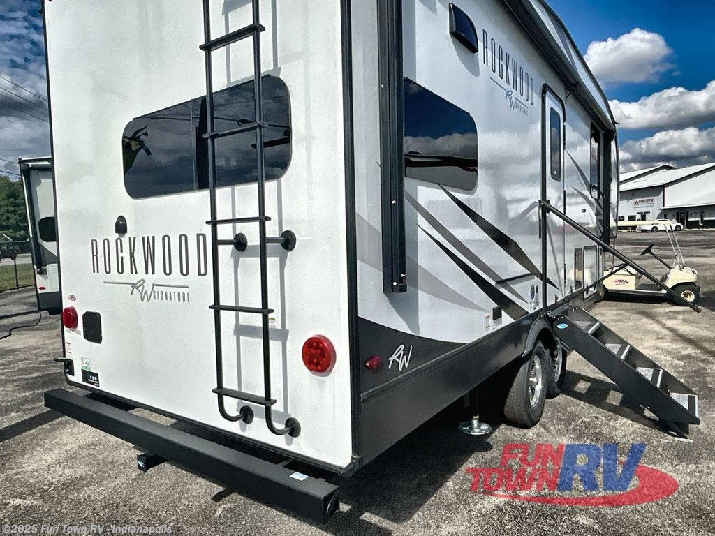 New 2024 Forest River Rockwood Signature 281RK available in EDINBURGH, Indiana