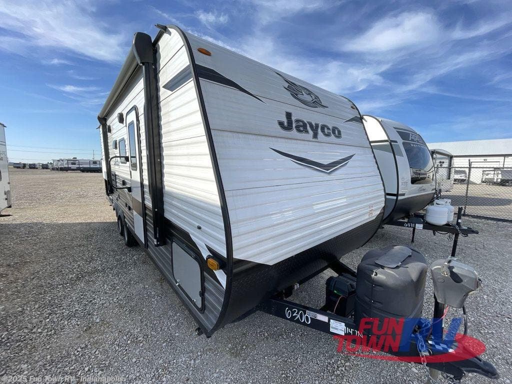 Email now about this 2022 Jayco Jay Flight SLX 8 224BH! Used 2022 Jayco Jay Flight SLX 8 224BH available in EDINBURGH, Indiana