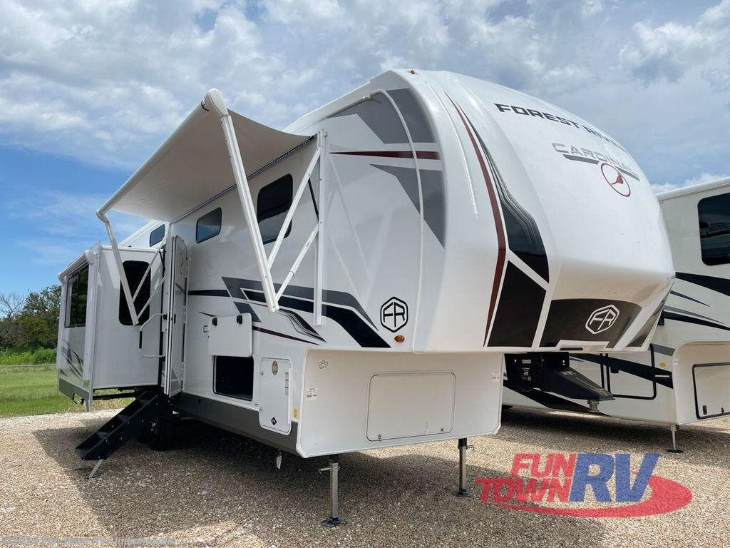 Email now about this 2026 Forest River Cardinal 33CHEF! New 2026 Forest River Cardinal 33CHEF available in EDINBURGH, Indiana