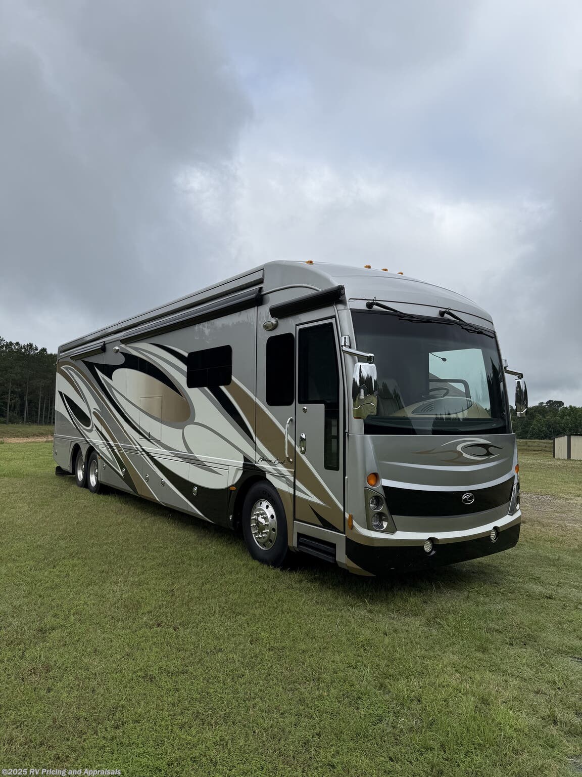 Email now about this 2014 American Coach American Tradition 42G Located in Texarkana, AR! Used 2014 American Coach American Tradition 42G Located in Texarkana, AR available in , Florida
