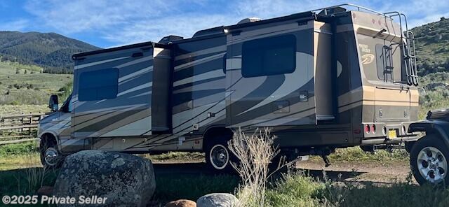Call now about this 2017 Phoenix Cruiser 2910D! 2017 Phoenix Cruiser 2910D - Used Class B+ For Sale by For Sale By Owner in TIJERAS, New Mexico features Roof Vent, Glass Shower Door, External Shower, Overhead Cabinetry, Hydraulic Jack