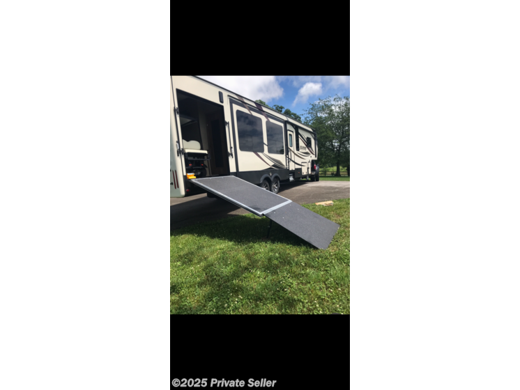 Email now about this 2017 Keystone Alpine 3901 RE Toy Hauler! Used 2017 Keystone Alpine 3901 RE Toy Hauler available in PADUCAH, Kentucky