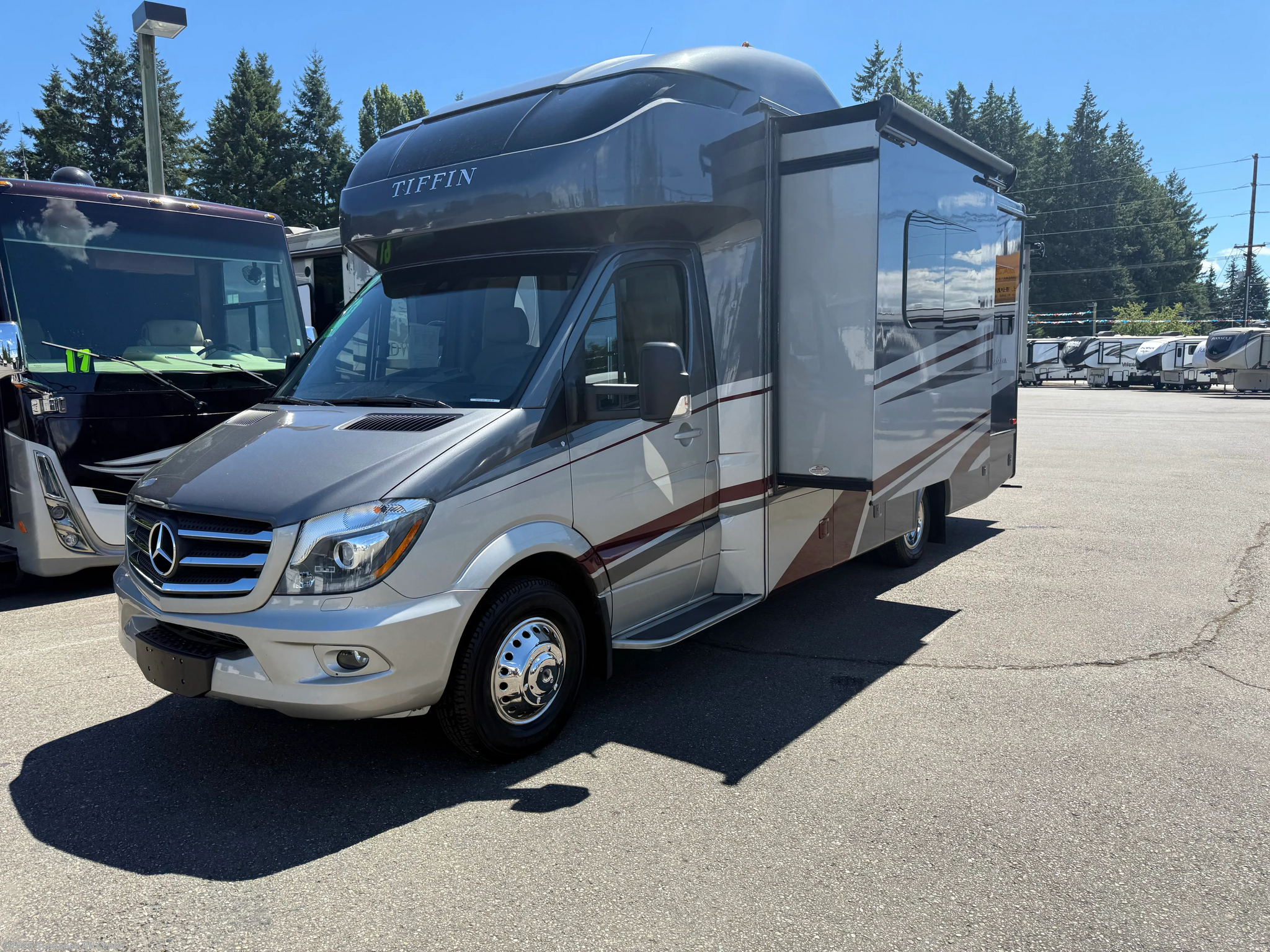 Contact us now about this 2019 Tiffin Wayfarer 25 QW! 2019 Wayfarer 25 QW by Tiffin from Sundance RV Center in Shelton, Washington