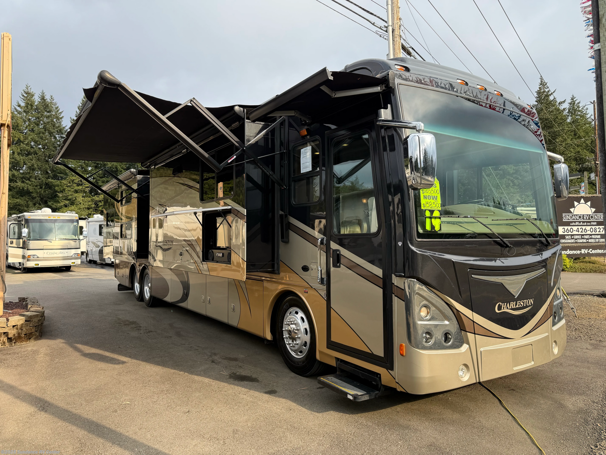 Call now about this 2014 Forest River Charleston 430BH! 2014 Forest River Charleston 430BH - Used Class A For Sale by Sundance RV Center in Shelton, Washington features Leveling Jacks, Ladder, CO Detector, Slide-out Awning, King Size Bed
