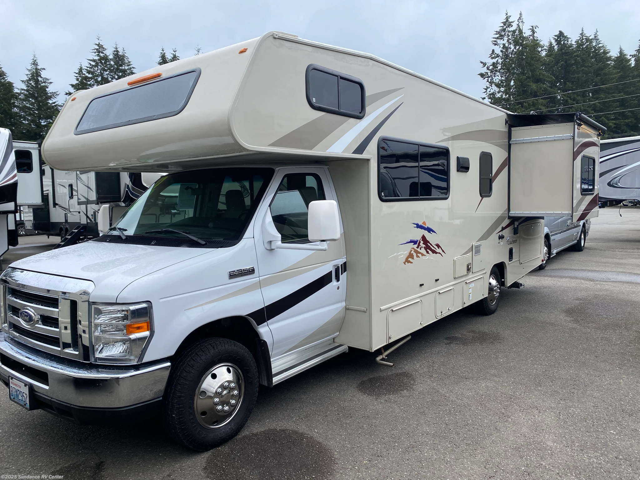 Call now about this 2017 Coachmen Leprechaun 260RS! 2017 Coachmen Leprechaun 260RS - Used Class C For Sale by Sundance RV Center in Shelton, Washington features Stove Top Burner, Water Heater, Oven, Awning, Slideout
