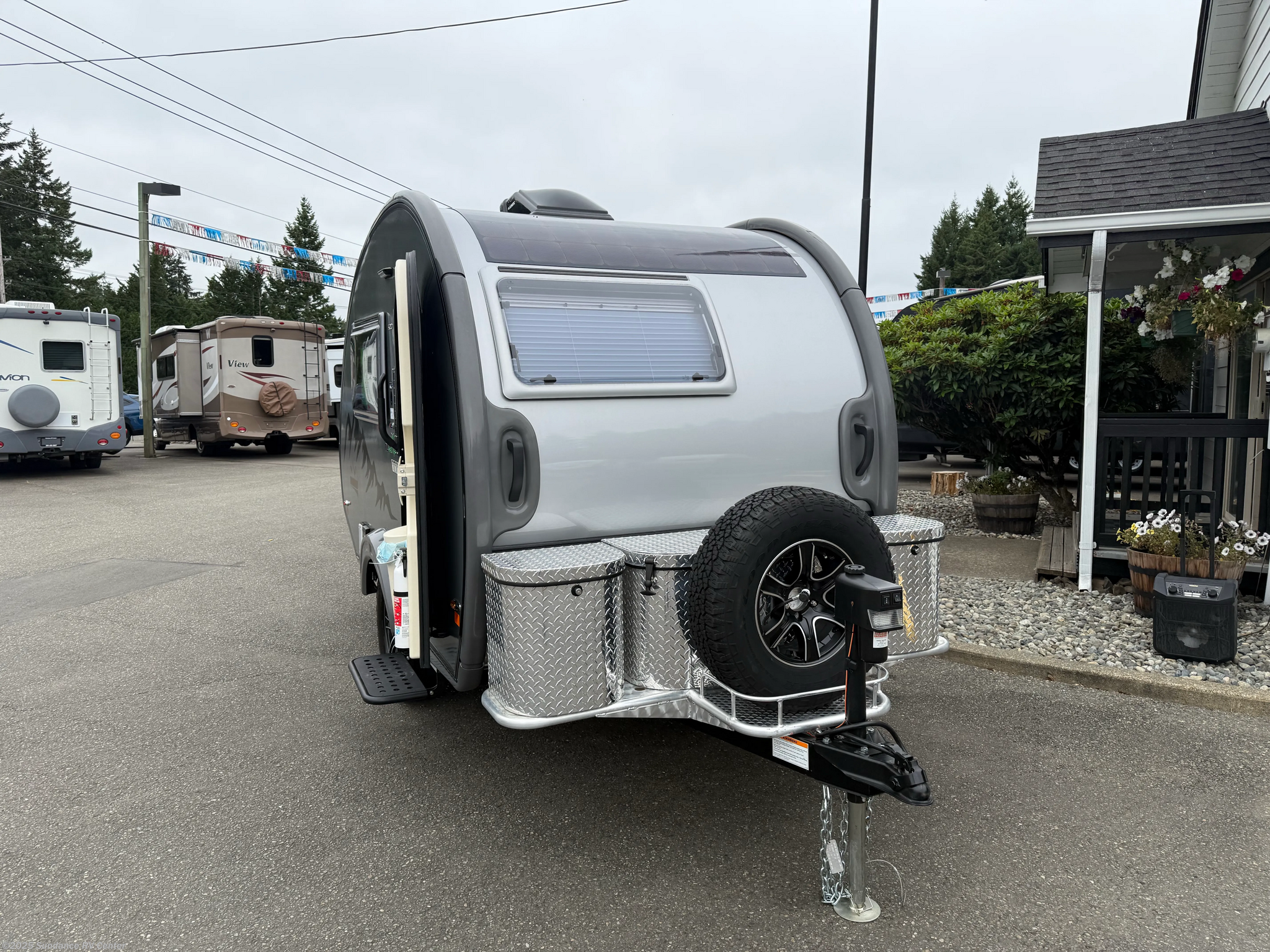 Call now about this 2023 NuCamp TAB 320 S! 2023 NuCamp TAB 320 S - Used Travel Trailer For Sale by Sundance RV Center in Shelton, Washington features Smoke Detector, External Shower, Spare Tire Kit, Stove Top Burner, Water Heater
