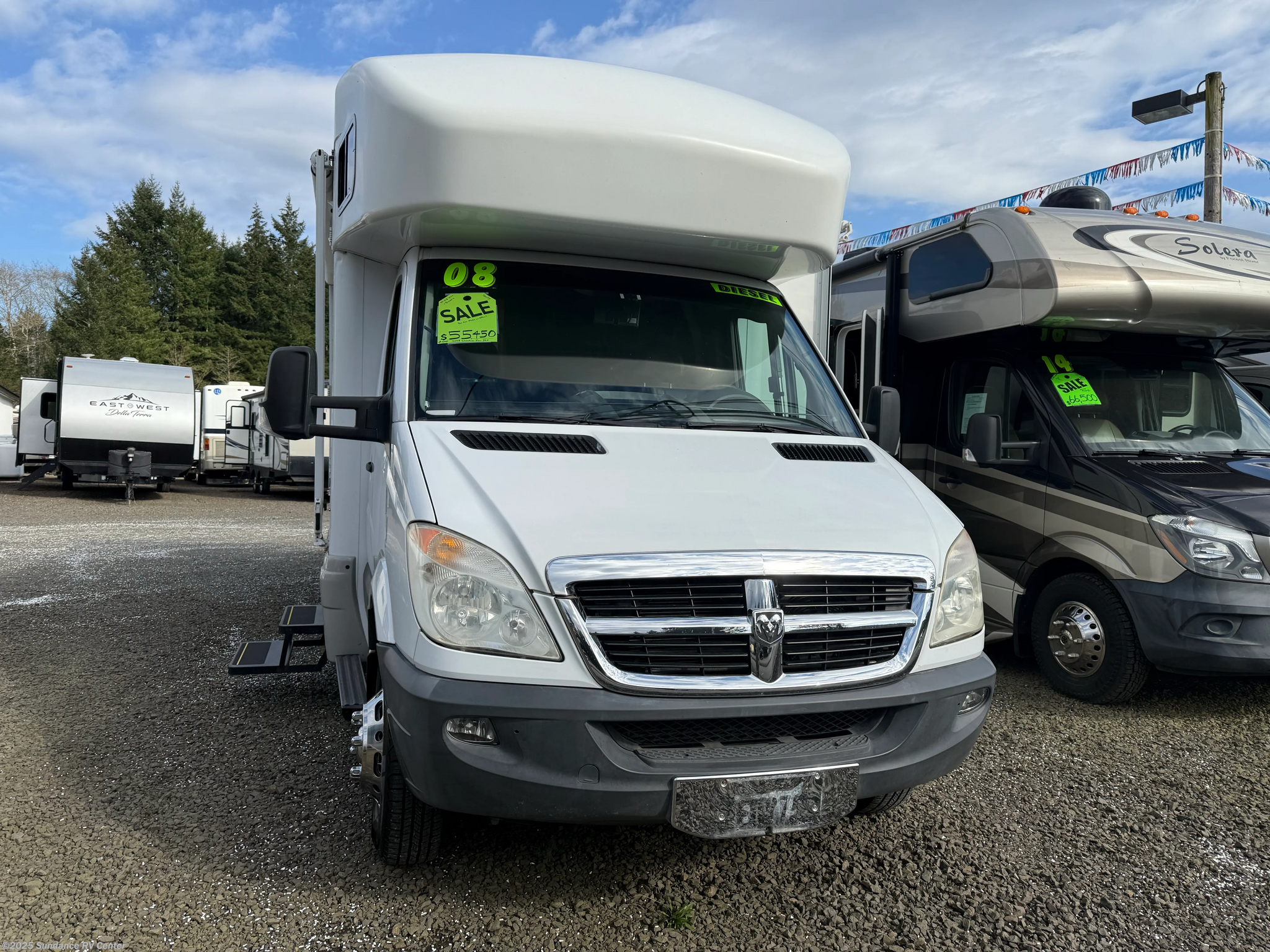 Call now about this 2008 Winnebago View 24H! 2008 Winnebago View 24H - Used Class C For Sale by Sundance RV Center in Shelton, Washington features Furnace, Smoke Detector, Toilet, Air Conditioning, Auxiliary Battery