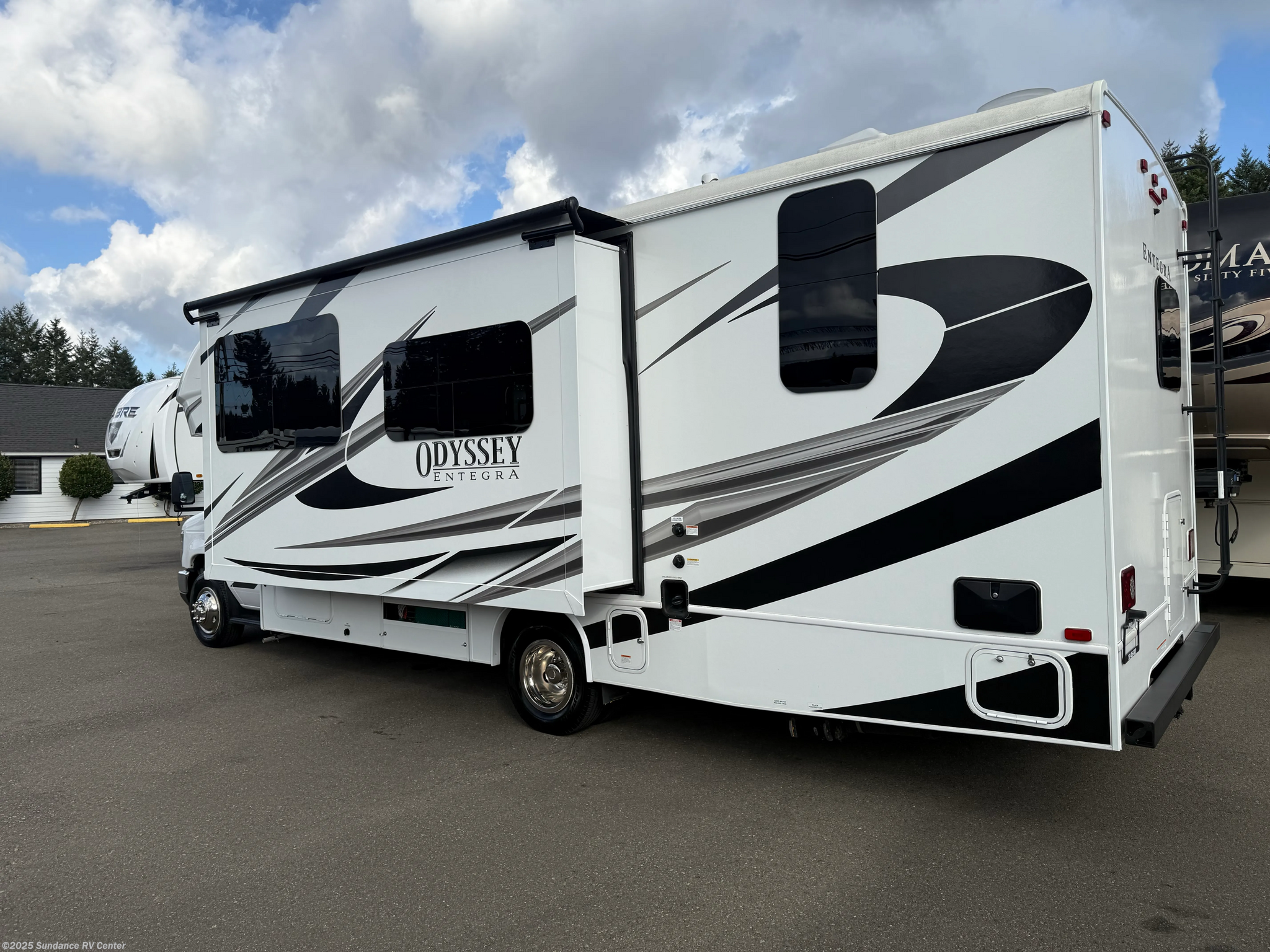Call now about this 2022 Entegra Coach Odyssey 25R! 2022 Entegra Coach Odyssey 25R - Used Class C For Sale by Sundance RV Center in Shelton, Washington features Self Contained, CD Player, Non-Smoking Unit, Awning, Stove