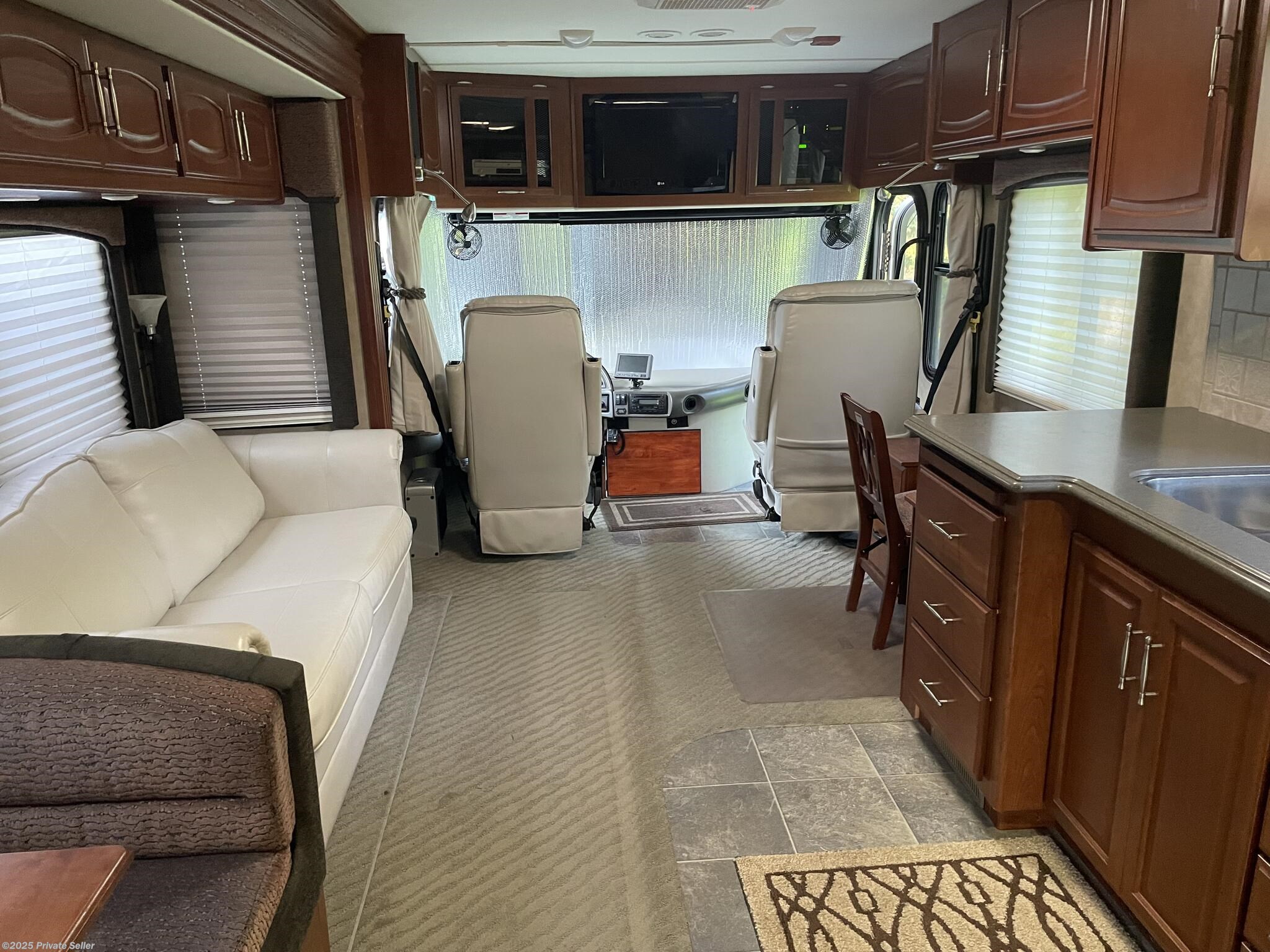 Contact us now about this 2007 Fleetwood Excursion 39v! 2007 Excursion 39v by Fleetwood from For Sale By Owner in Crystal Lake, Illinois