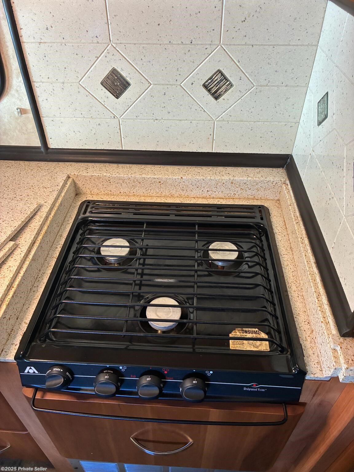 Stove without Covers and Large Drawer