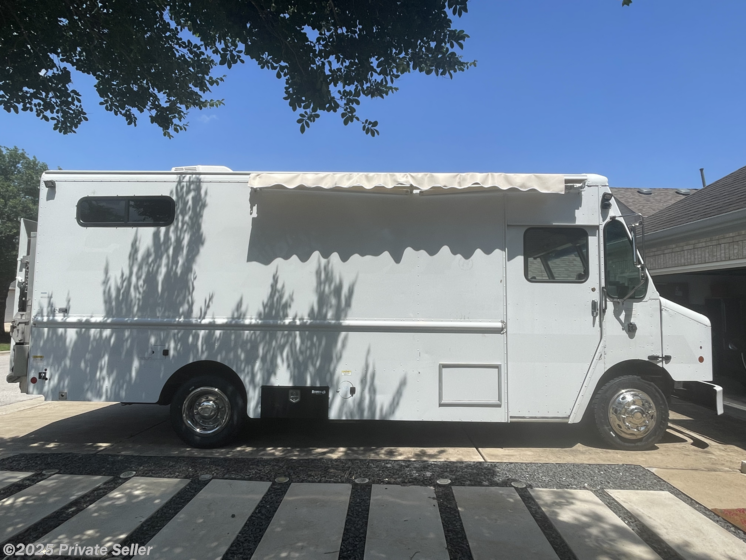 Email now about this 2011 Freightliner ! Used 2011 Freightliner available in Austin, Texas