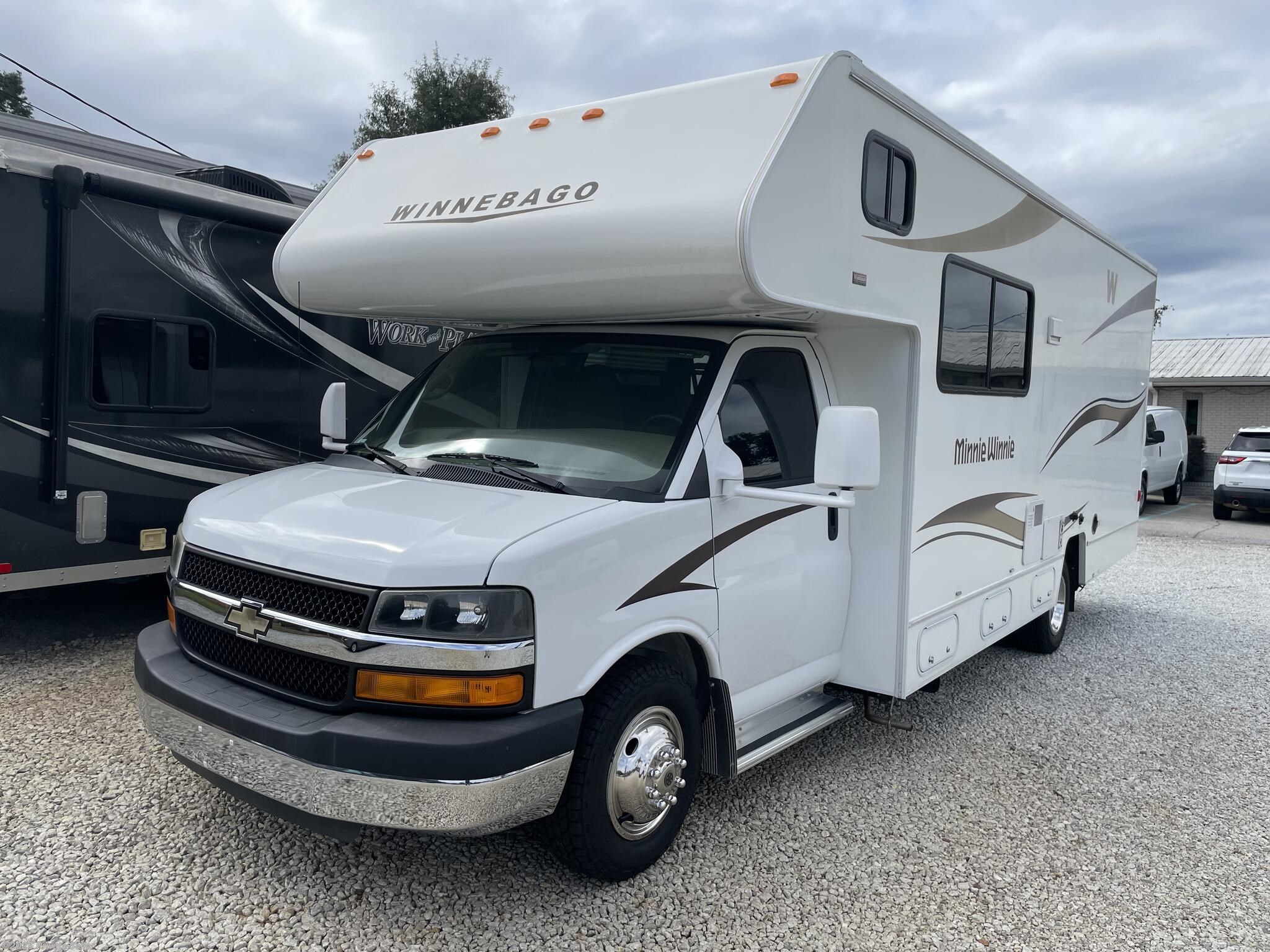 Email now about this 2014 Winnebago Minnie Winnie 25B! Used 2014 Winnebago Minnie Winnie 25B available in Greenville, South Carolina